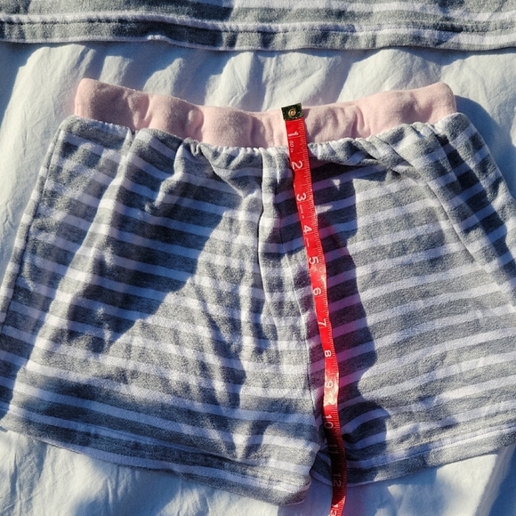 Gray and Pink Striped Women's Pajama Set Ultra Soft Shorts And Top Sz M - Picture 6 of 7